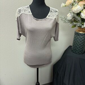 Vanity Taupe Crochet Lace Shoulder Top Short Sleeve Boho Casual Size S